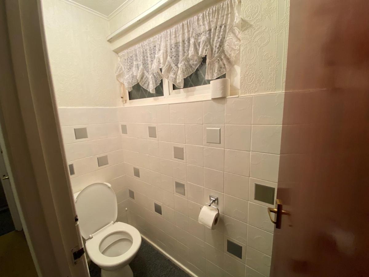 Serene 4Br In Harborne Close To Qe Hospital, Harborne Centre Бирмингем Экстерьер фото