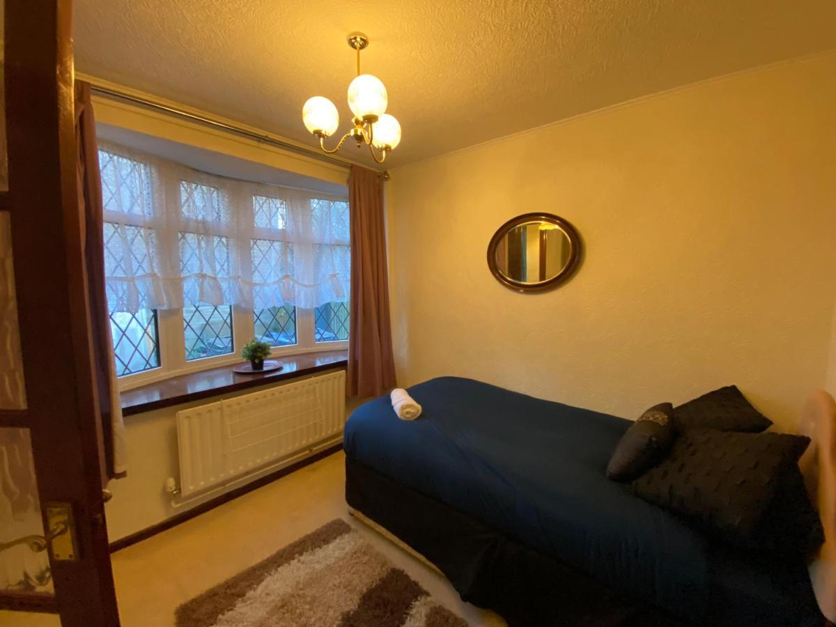 Serene 4Br In Harborne Close To Qe Hospital, Harborne Centre Бирмингем Экстерьер фото