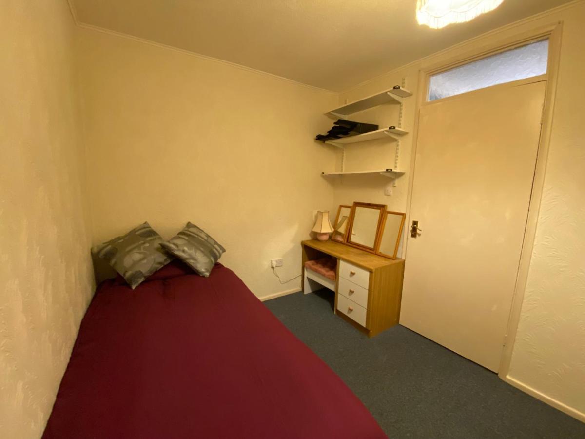 Serene 4Br In Harborne Close To Qe Hospital, Harborne Centre Бирмингем Экстерьер фото